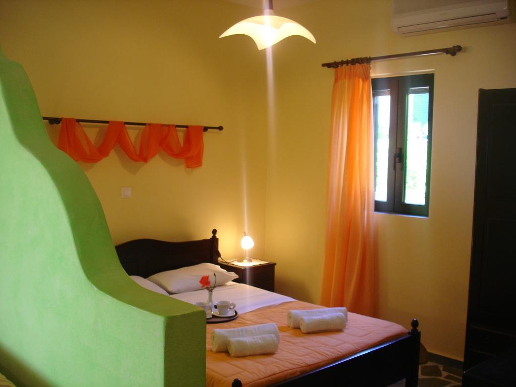 Ktima Nikola Appartement Marmari  Kamer foto
